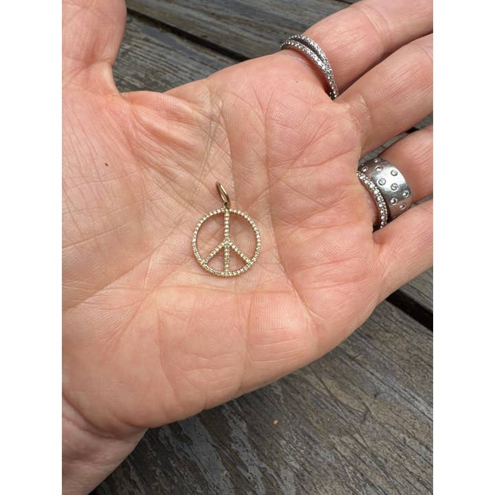 Pendentif Paix en Or 14k pour la vente par ILISSA MICHELE JEWELRY