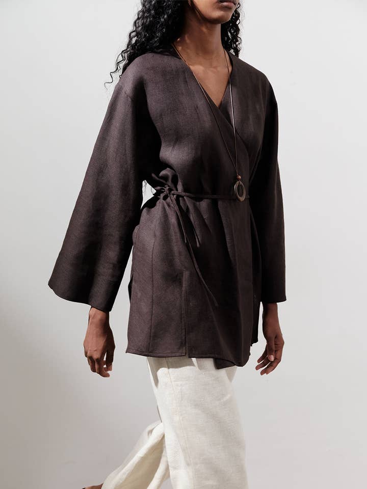 Linnen Wikkel Kimono Donkerbruin voor wholesale door MANUKA