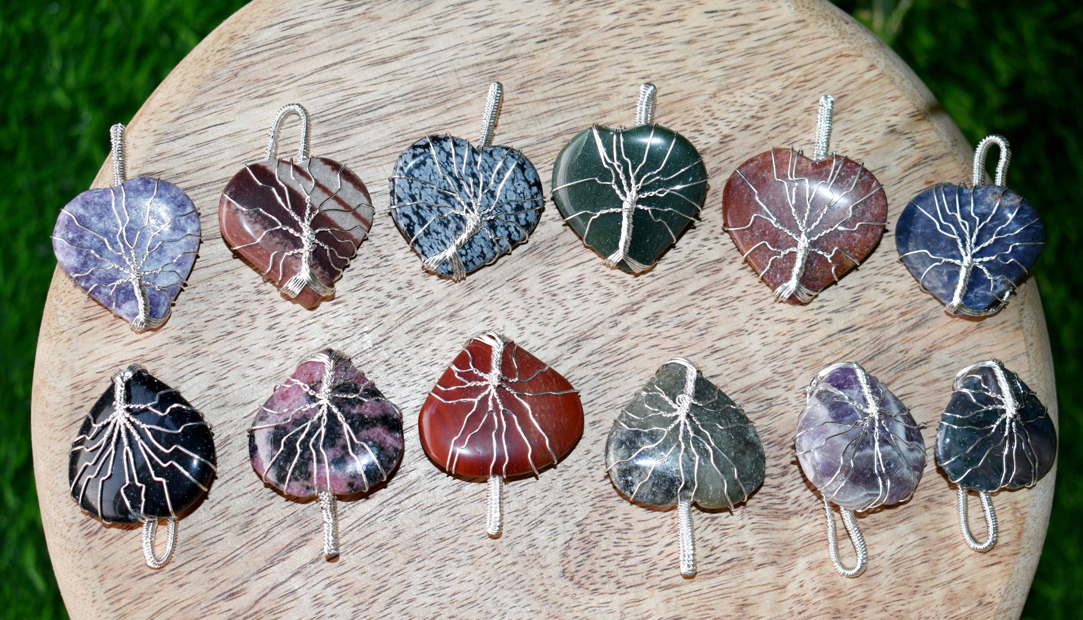 Soothing Crystals - Vendita all'ingrosso Collana con ciondolo/pendaglio - Ciondolo in cristallo a forma di cuore in argento avvolto in filo d'argento11