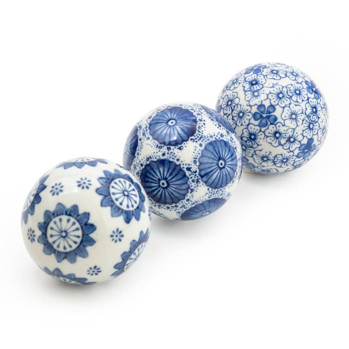 Candlelight Products Ltd – wholesale Decorative tabletop object – Sumatra Blue & White Assorted Small Decorative Ball 7cm 6PK2