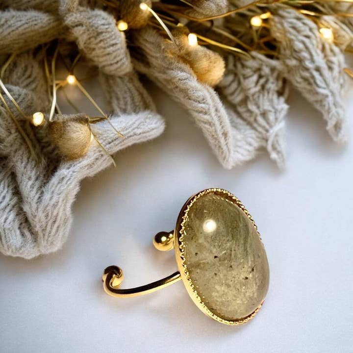 "CAROLINE" ring in fine gold with Labradorite stone for wholesale by TOURMALYN