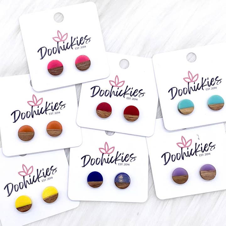 Clous à blocs de couleurs de 10 mm - Boucles d'oreilles pour la vente par Doohickies