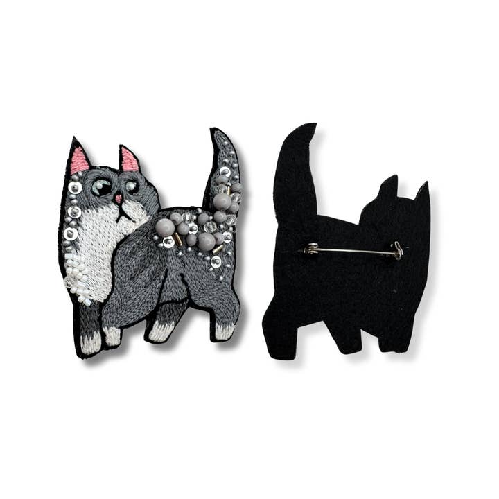Gray Cat Brooch Beaded Handmade Charm Jewelry Pet Lover Kitten Pin for wholesale by VANI TRAPANI