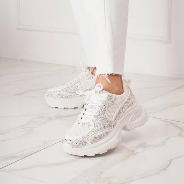 No Doubt Shoes – Engroshandel Lifestyle sneaker - Dame – KVINDERS SNEAKERS MED RHINESTONE-DETALJER OG TYK SÅL MED SNØREBÅND