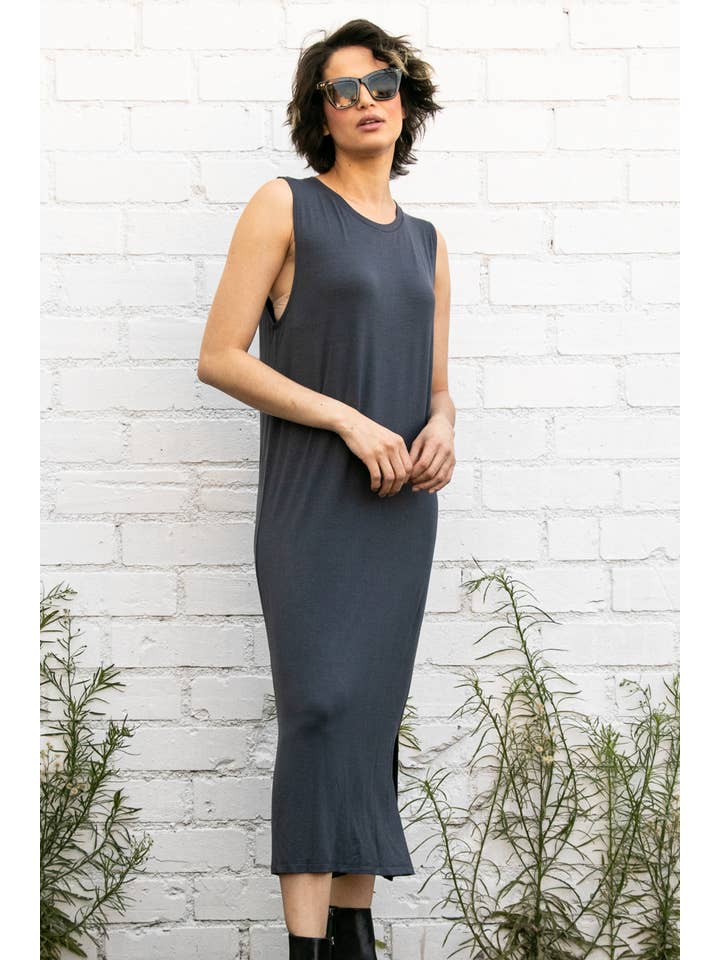 Elloh Collection - Wholesale Dress - Women's - Sleeveless Round Neck Knit Maxi T-Shirt Dress with Side Slit2