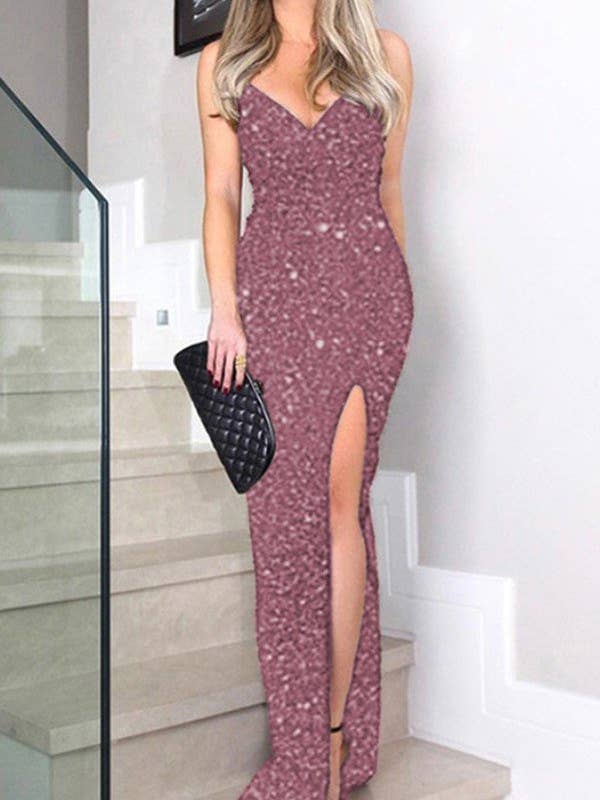 Robe fendue à paillettes avec col licou pour la vente par Aria Romance