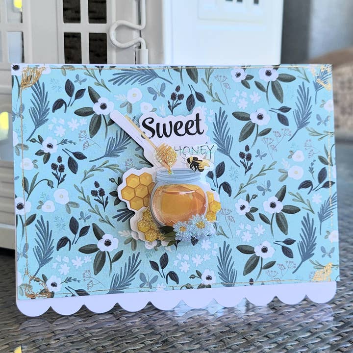 Sweet Honey Scalloped Notecard for wholesale by Notebellish