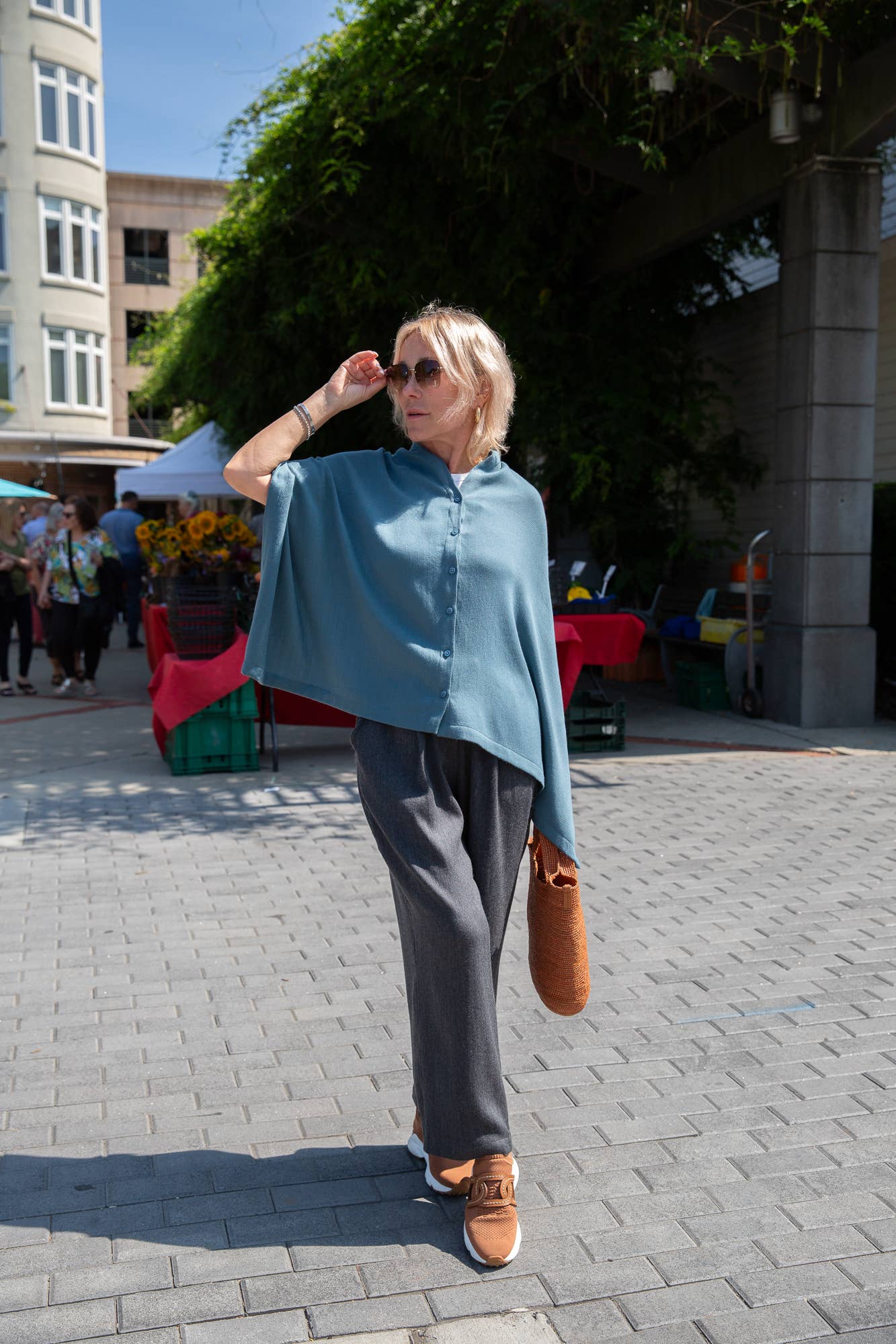 VIKOLINO - Wholesale Poncho - Women's - Merino Wool Poncho 24