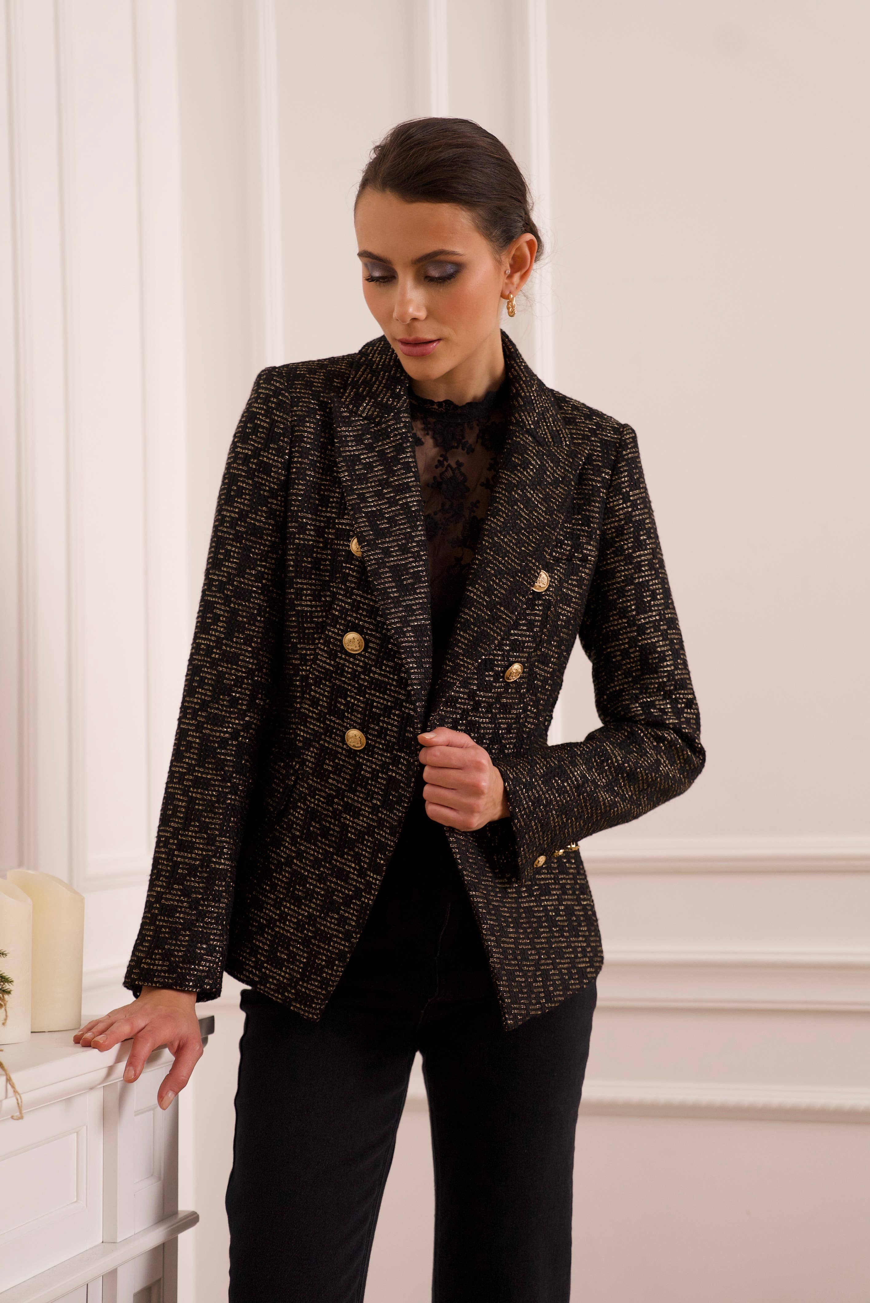 Attentif Paris – Großhandel Blazer – Damen – Schmal geschnittenes Tweed-Blazer-Jackett mit goldenen Streifen25