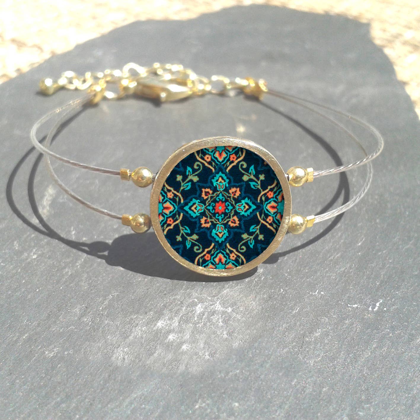 Noa Jewellery – wholesale Charm/dangle bracelet – Round Ceramic Bracelet, Gold Plated Stainless Steel Frame4