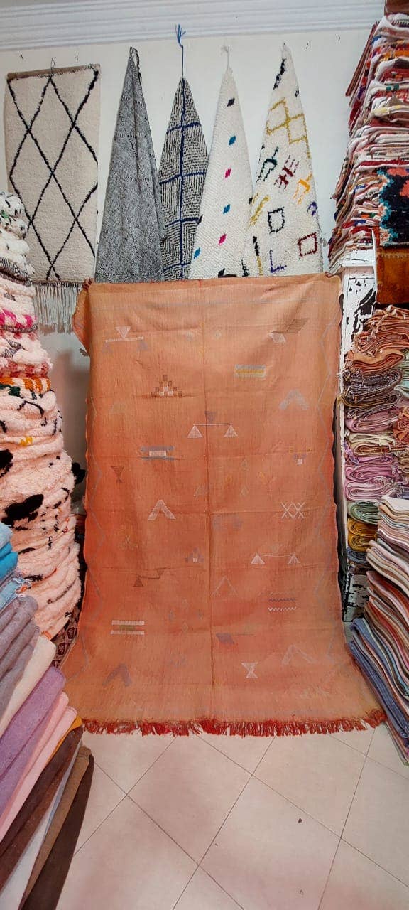 Maroccarpets Poufs and pillows wholesale +31648976894 – wholesale Area rug – New HANDMADE MOROCCAN Cactus Silk Rug30