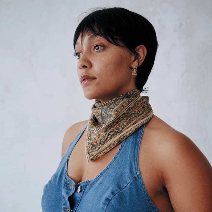 Jaggery Rivers - Kalamkari Bomuldsbandana KK1455 for engroshandel hos White Lotus Fashions