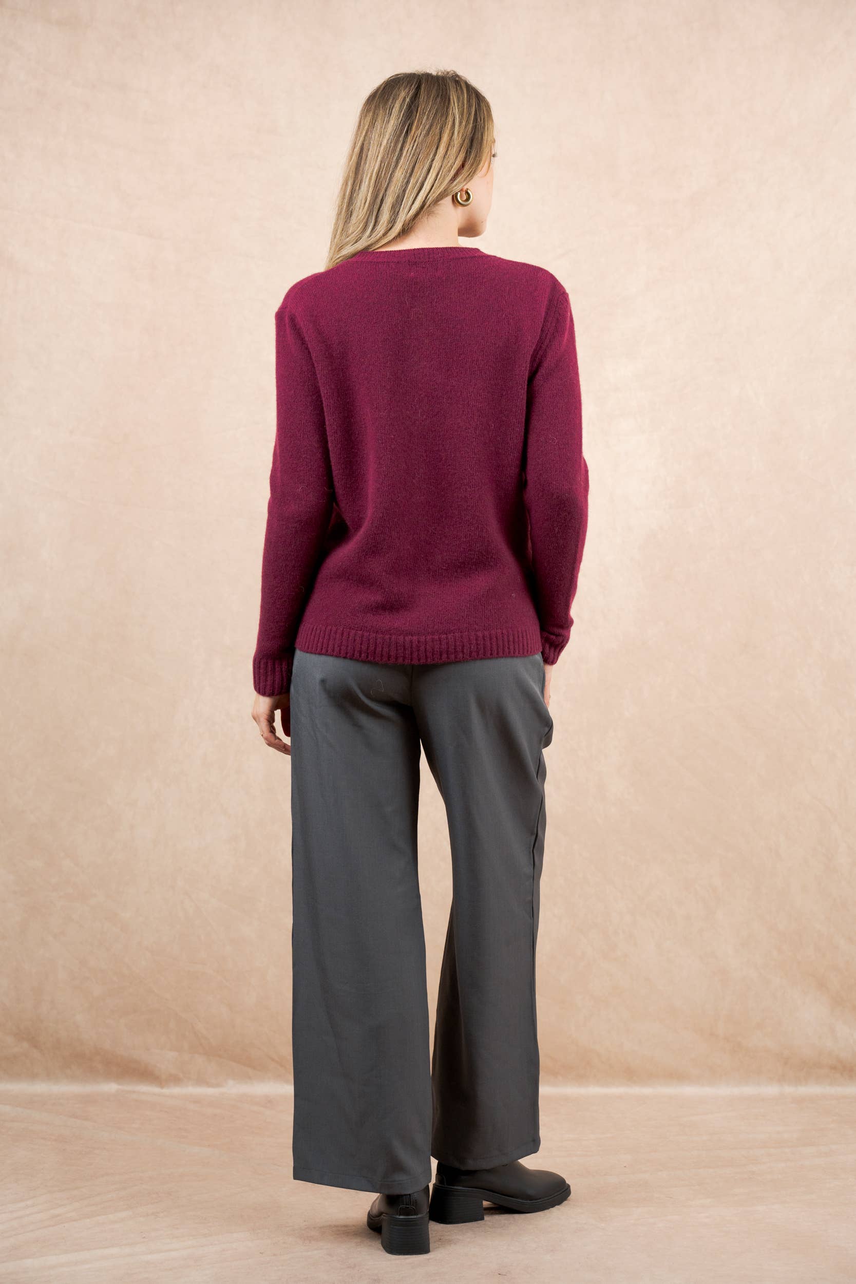 NAÏS PARIS - Wholesale Cardigan - Women's - Crew neck cardigan 100% extra fine merino wool7