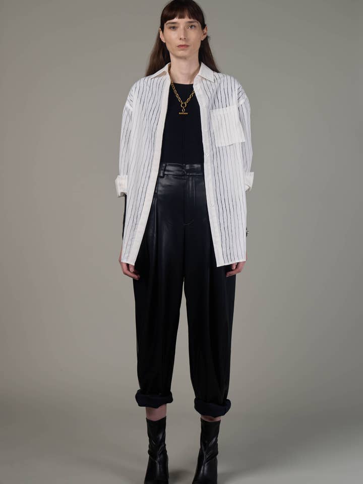 JLW002 Camisa de Bolso com Patch Branco por atacado de Joanne Lu Design