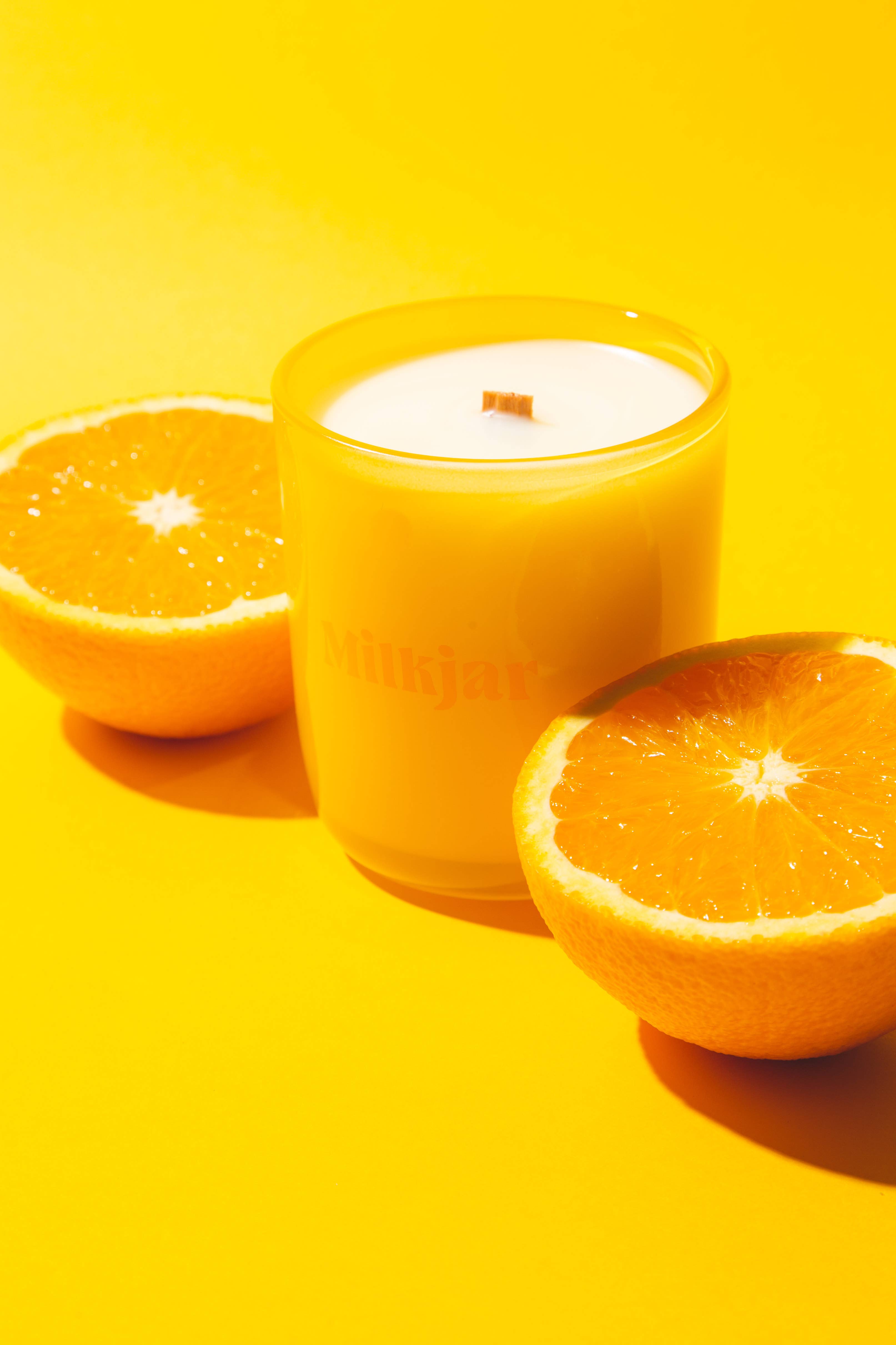 Milk Jar Candle Co. - Vente Bougie en bocal - Bougie à l’huile essentielle Citrus et cire soja noix de coco 226 g7