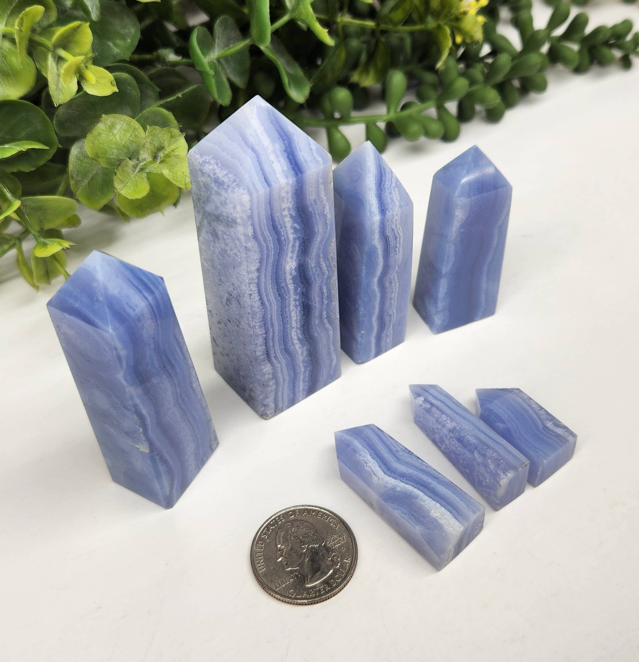 Meraki Gemstones – Engroshandel Spirituelle sten og krystaller – Blue Lace Agate obelisktårne i 0,5 lbs trin8