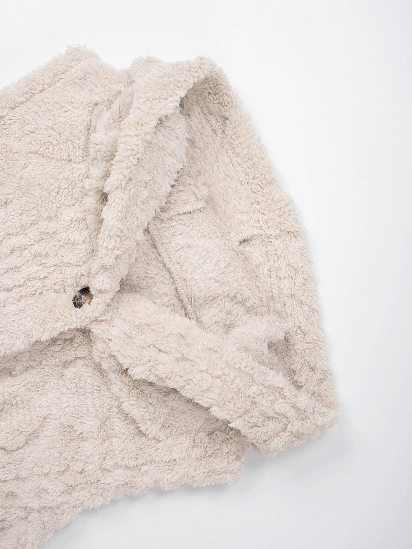 Rosa Clothing - Wholesale Outerwear Vest - Women's - Textured Leisure Double-Sided Plush Hooded Vest5