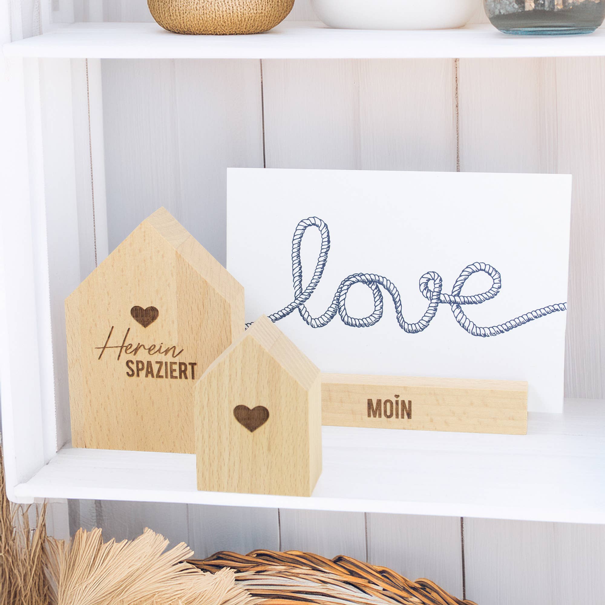 Bow & Hummingbird – wholesale Dekorativ statyett – Kortställ Moin tillverkat av hållbart bokträ2