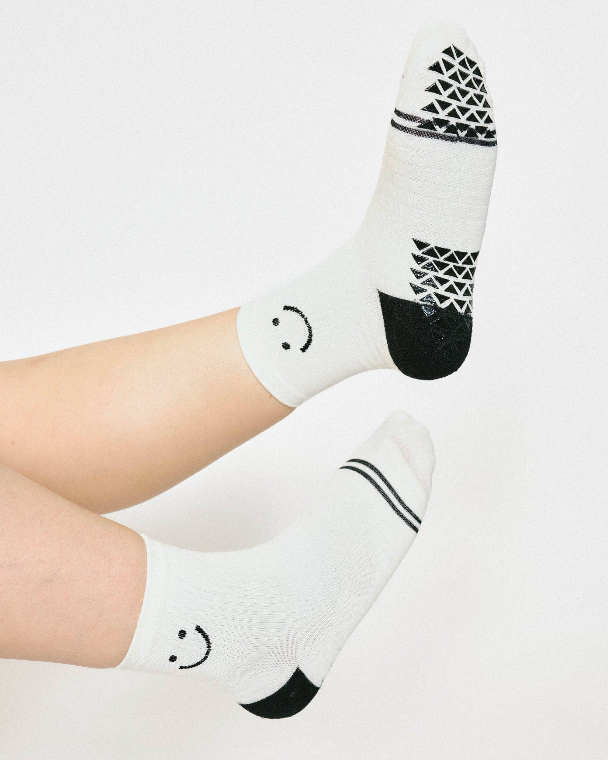 Pointe Studio - Wholesale Socks - Women's - Women's Happy Ankle Runner Sock3