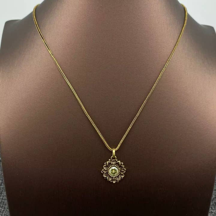 Mio Queena - Wholesale Pendant/charm necklace - Vintage Bronze Sunflower Charm Necklace1