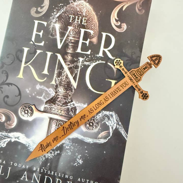 zoo&roo – wholesale Bookmark – The Ever King sword bookmark officially licensed book merch3