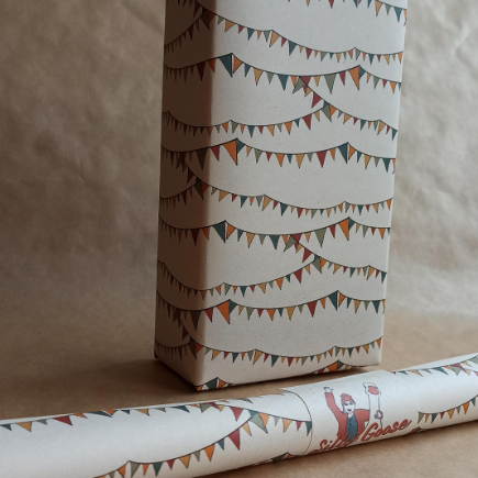 Silly Goose - Wholesale Wrapping Paper Roll - Pakpapier - Vlaggetjes1