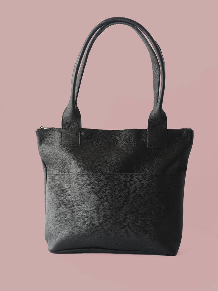 Grand cabas classique en cuir noir grainé | Poche extérieure pour la vente par Purse & Clutch