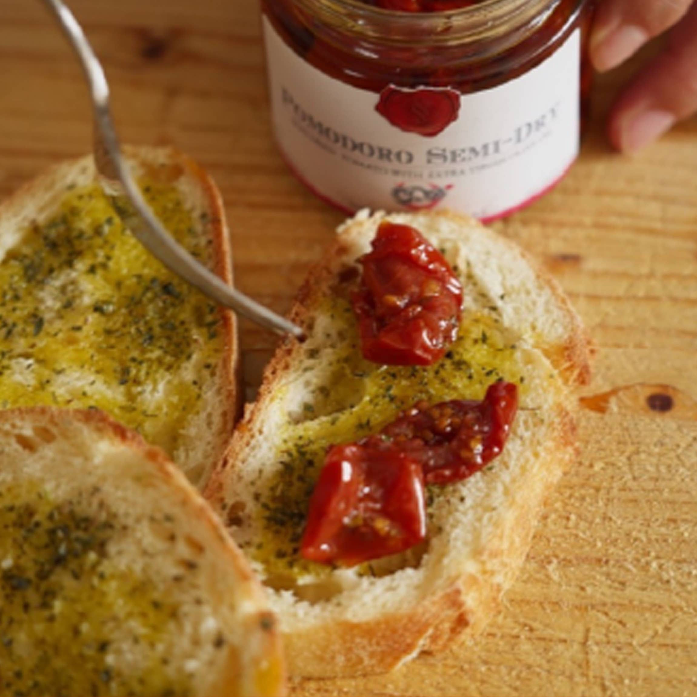 Mercato di Bellina - Wholesale Pasta Sauce - Semi-Dried Cherry Tomatoes in EVOO  - Product of Italy2