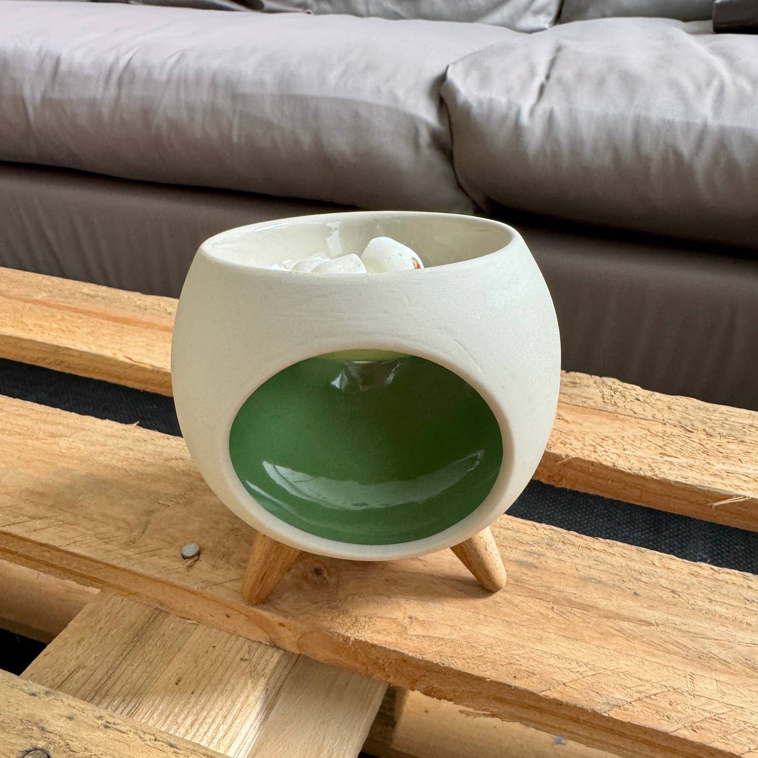 Anoq - Wholesale Wax Warmer - Aromatic diffuser for scented wax. ROUND GREEN burner1
