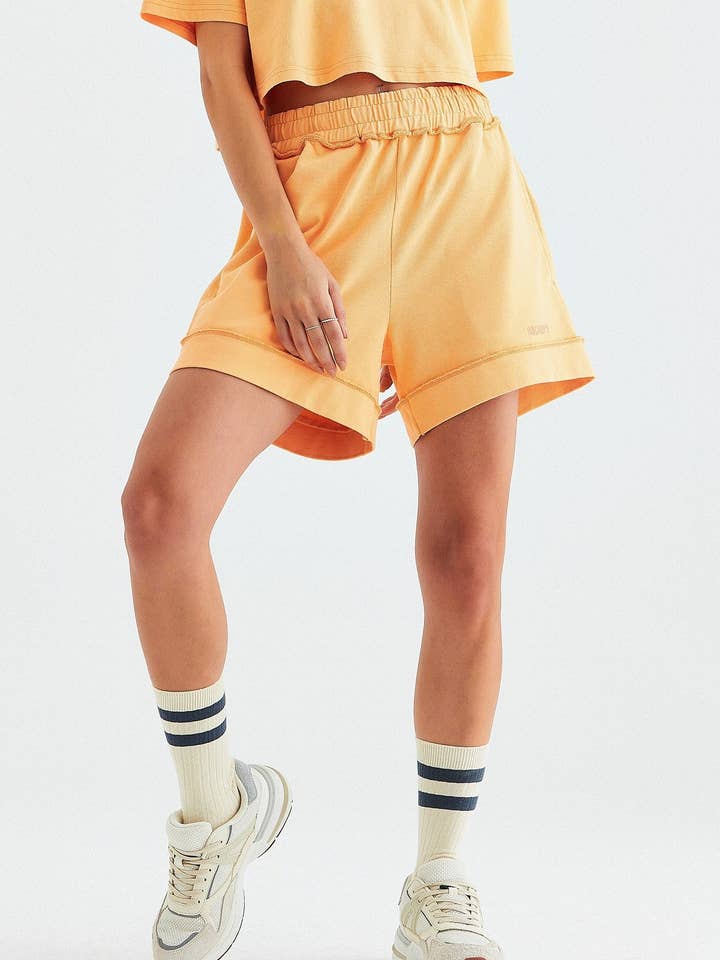 Shorts pour femmes Lilly en jaune pour la vente par Rockupy