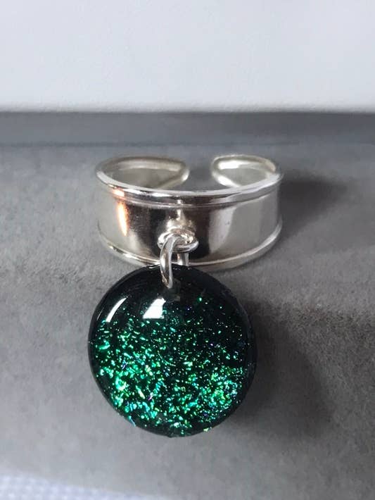 Multichrome ring met kwastjes van 925 zilver voor wholesale door La Chaumière à Bijoux