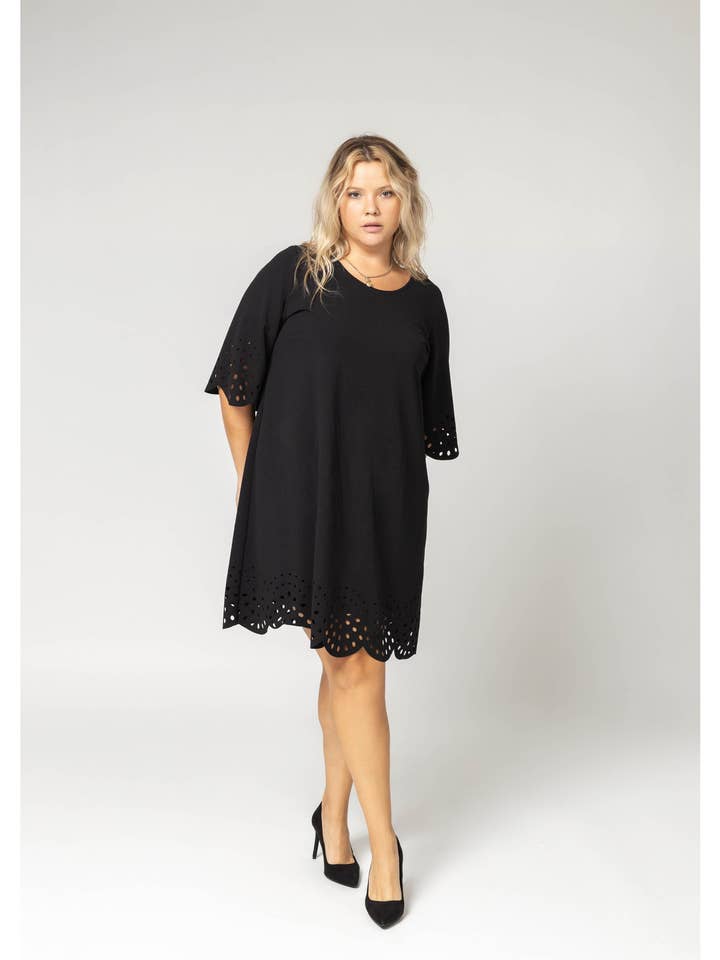 236090 - Robe courte en tissu uni Collection Automne-Hiver Grandes Tailles pour la vente par Teresa Cardoso Oliveira