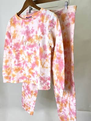 Ensemble de salon Kind Tie-Dye - Rose Et Orange pour la vente par Amita Naithani