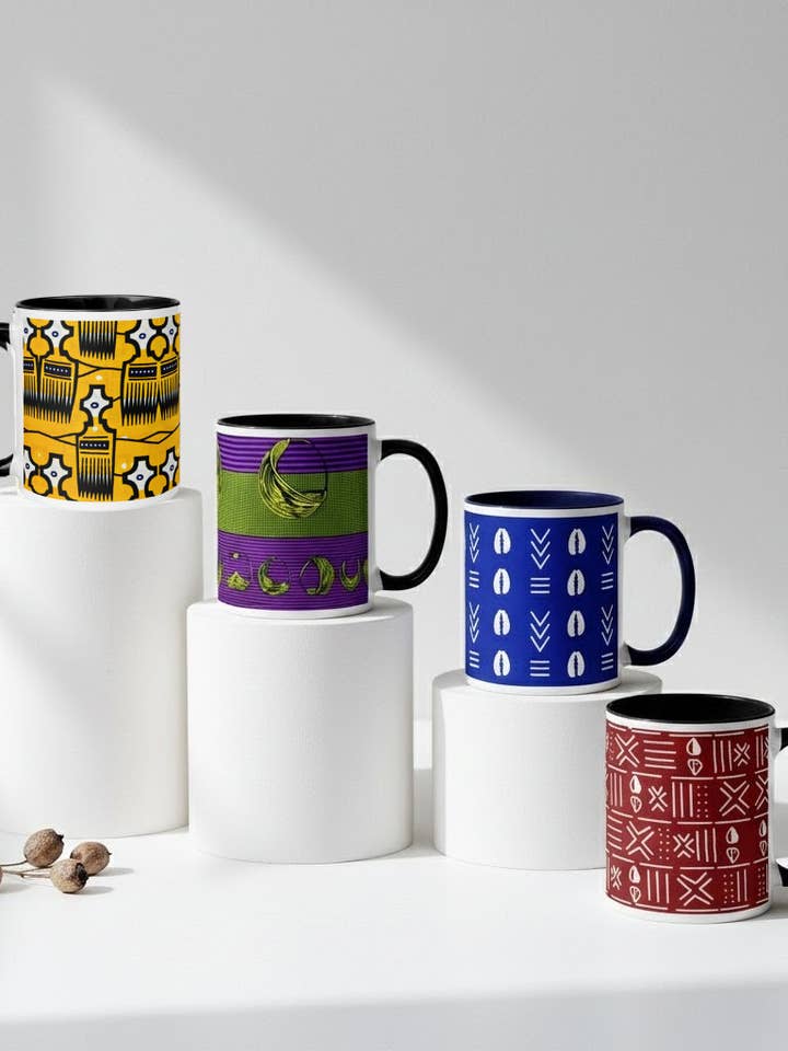 Keramiska kaffemuggar med afrikanskt mönster (blandade) för wholesale av Reflektion Design