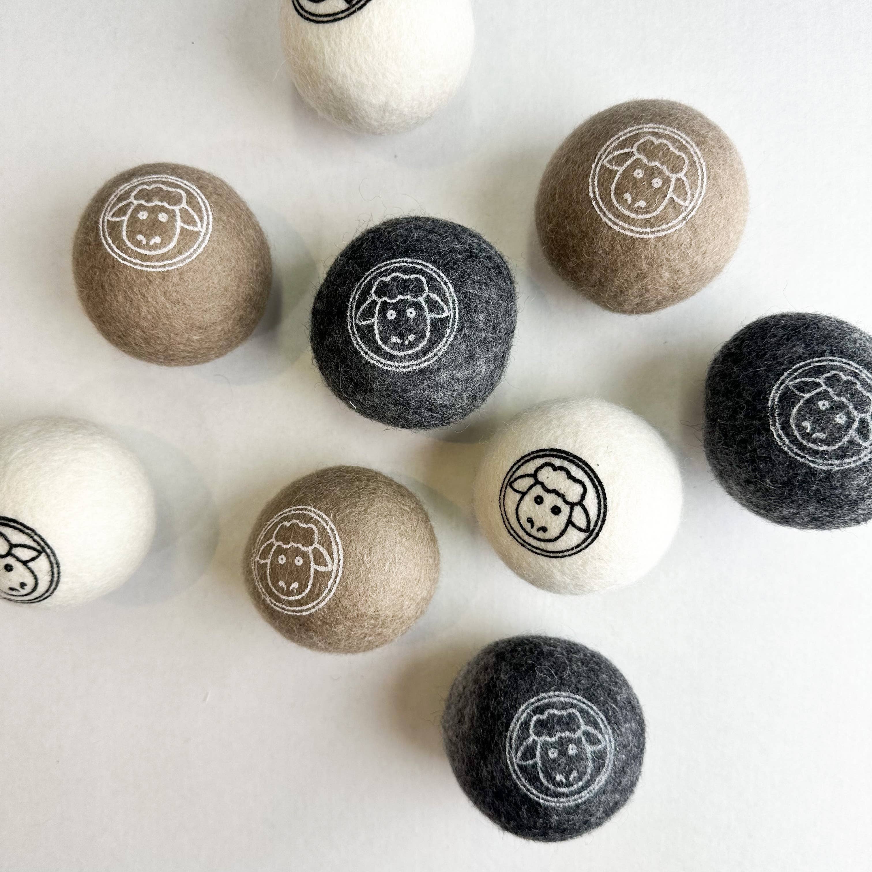 Smile Boutiques – wholesale Dryer balls – Natural Organic Handmade Wool Dryer Balls - Set of 65