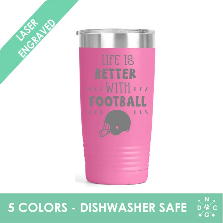 La vie est meilleure avec le football Polar Camel Gobelet Sports pour la vente par Northern Country Girl Designs, LLC