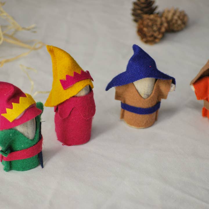 Q Toys - Wholesale Wood toy – Child - Wooden Knight (set of 4)2