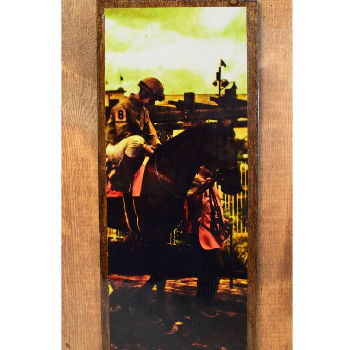 Derby Horse og Jockey Walking I Trækunst for engroshandel hos Layne Wilson