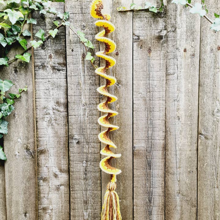 Sunflower Wind Spinner - Home & Garden Décor for wholesale by Sarah Lou Crafts