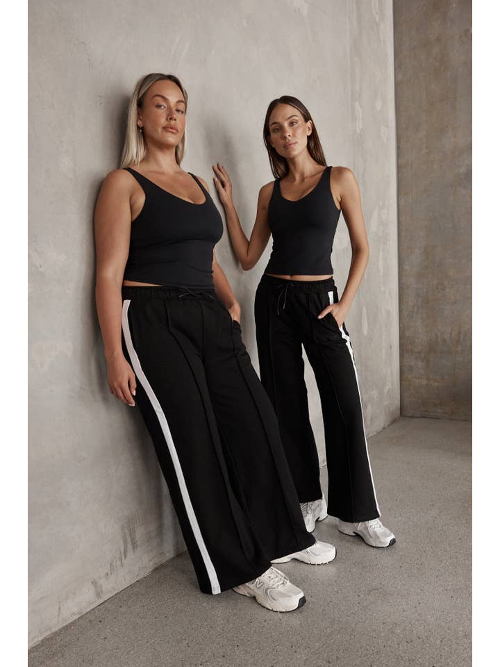 Core Comfort | Movement Tank Black for wholesale on Faire7