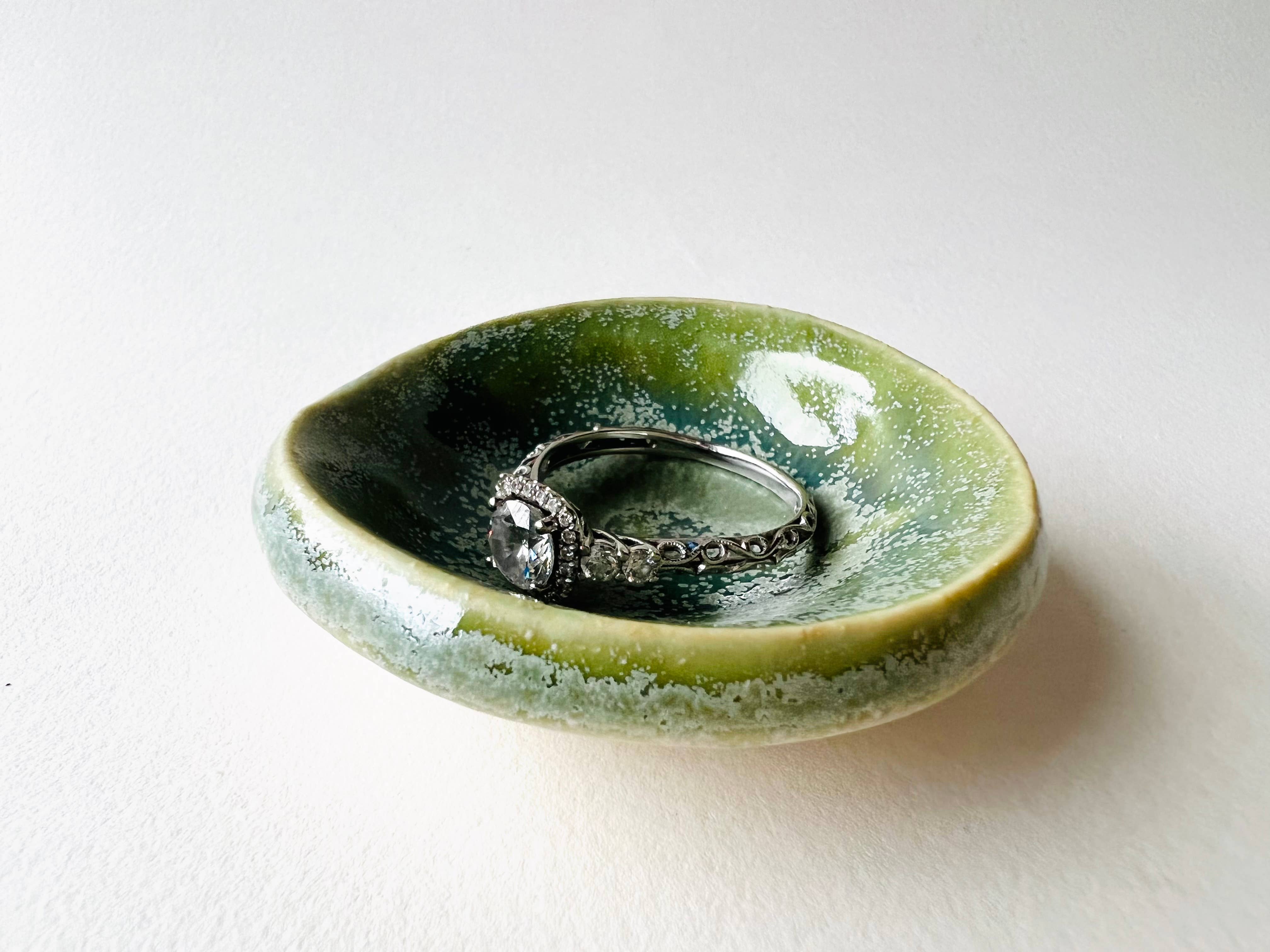 MoonMoon Ceramics – wholesale Jewellery dish – Green Tea Tiny Ring Dish3