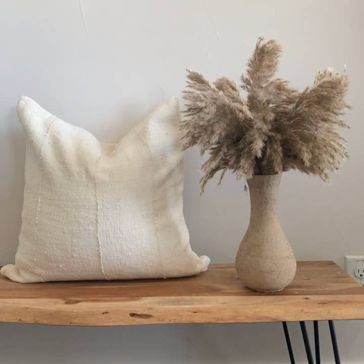 Delmar Decor - Wholesale Dried/Pressed Flowers - Pampas Grass, Dried floral décor (10 stems per bunch)