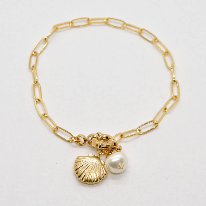 Guldarmbånd med skal og perle for engroshandel hos Sista Jewelry