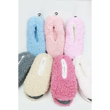 Purchase snoozies slippers. Free Returns & Net 60 Terms on Faire.com