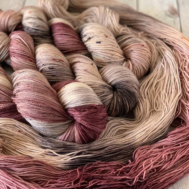 La madre dei draghi per la vendita all'ingrosso da parte di Speckled Finch Studios