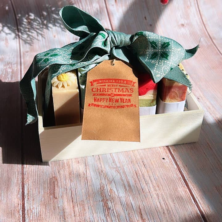 LaVic Organics – Engroshandel Sæbestykke – Trækasse + 3 sæbe + sæbesparer0