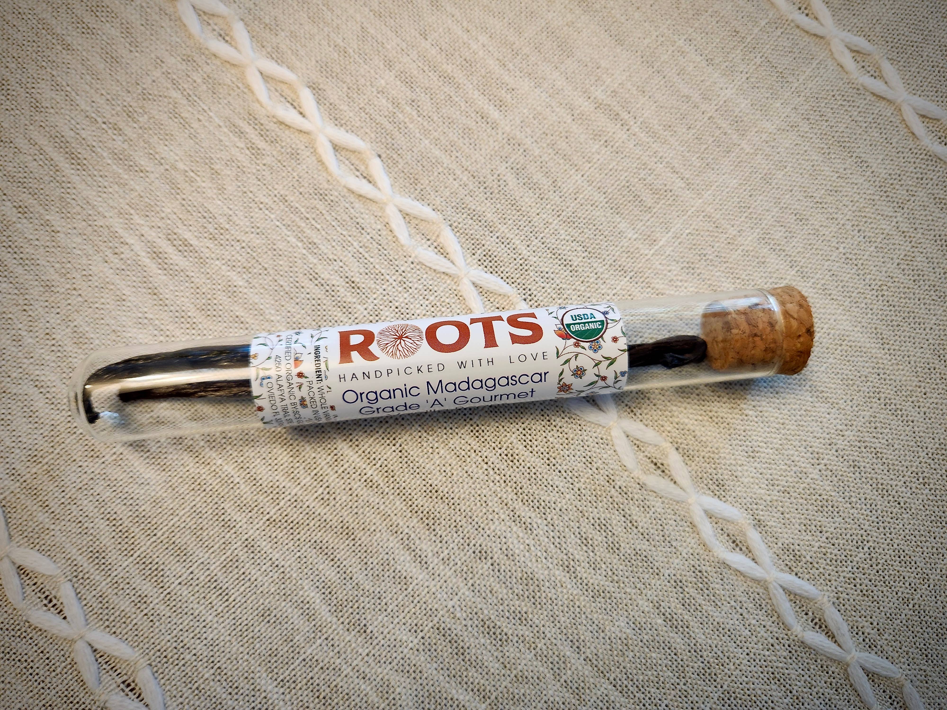 Roots Spice - Wholesale Vanilla/fruit extract - Organic Madagascar Grade 'A' Vanilla Beans - Pack of 27