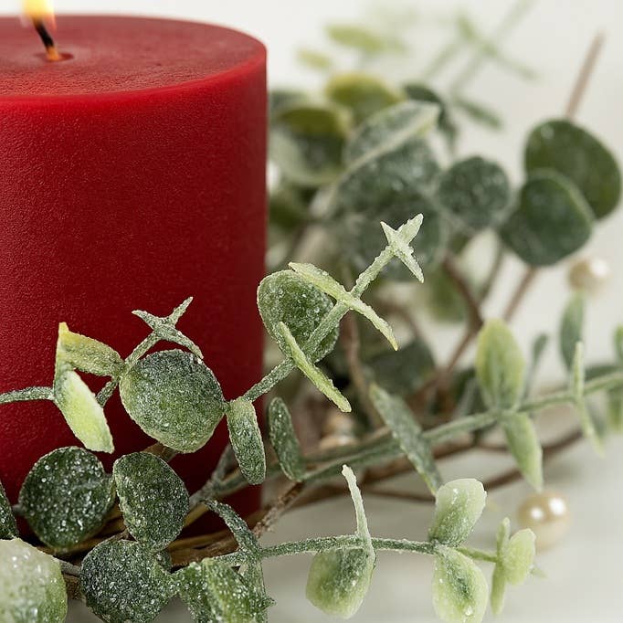 Factory Direct Craft – wholesale Ljushållare – Glittrig konstgjord eukalyptus och pärlbärljus1