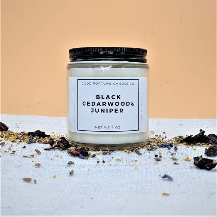Genévrier en bois de cèdre noir | Bougie parfumée à la cire de soja de qualité supérieure | Bougie parfumée florale en bois de cèdre | Fait main à Chicago | 16 oz 8 oz pour la vente par Good Fortune Candle Company