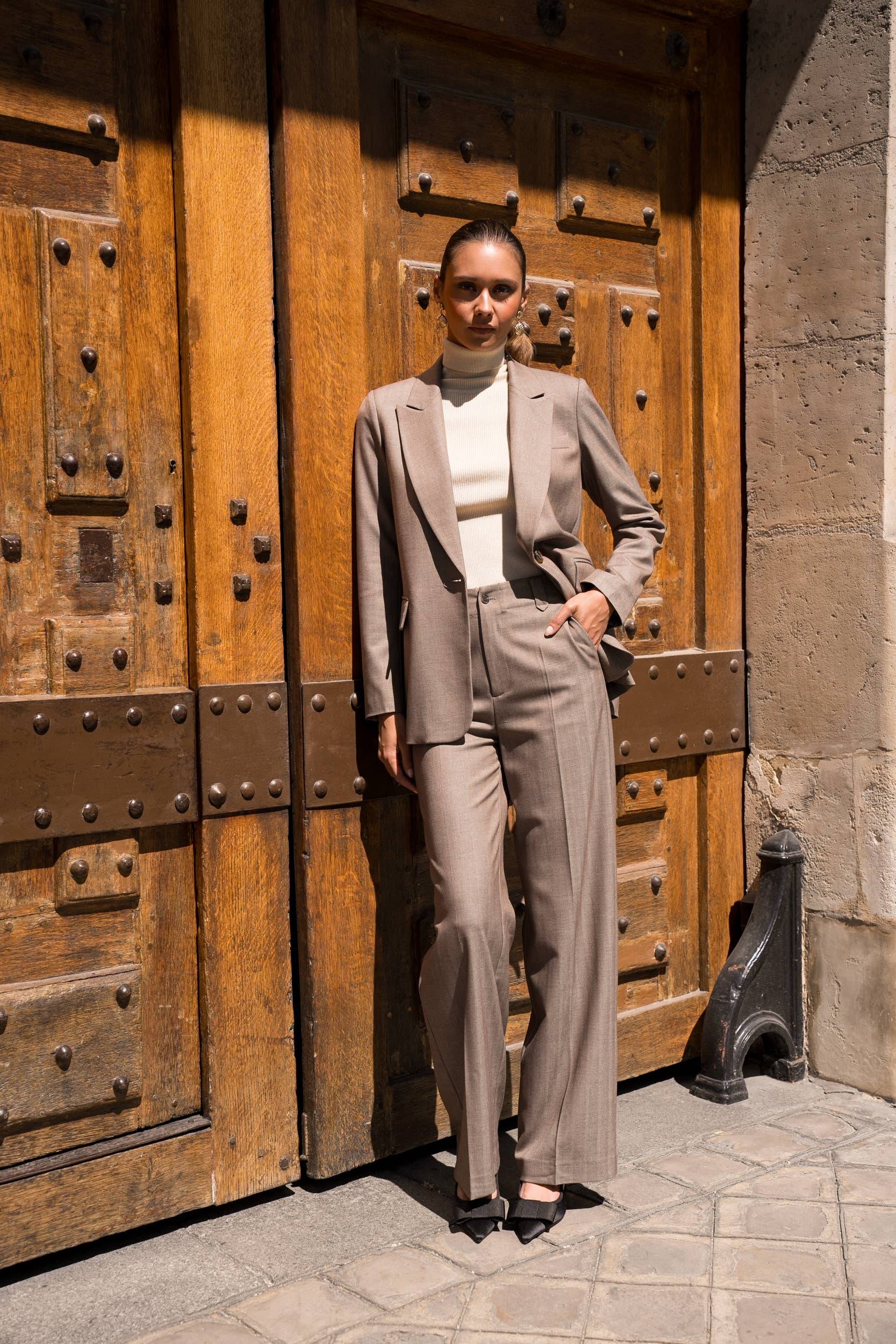 Attentif Paris - Wholesale Suit Jacket - Women's - Single-button straight blazer9